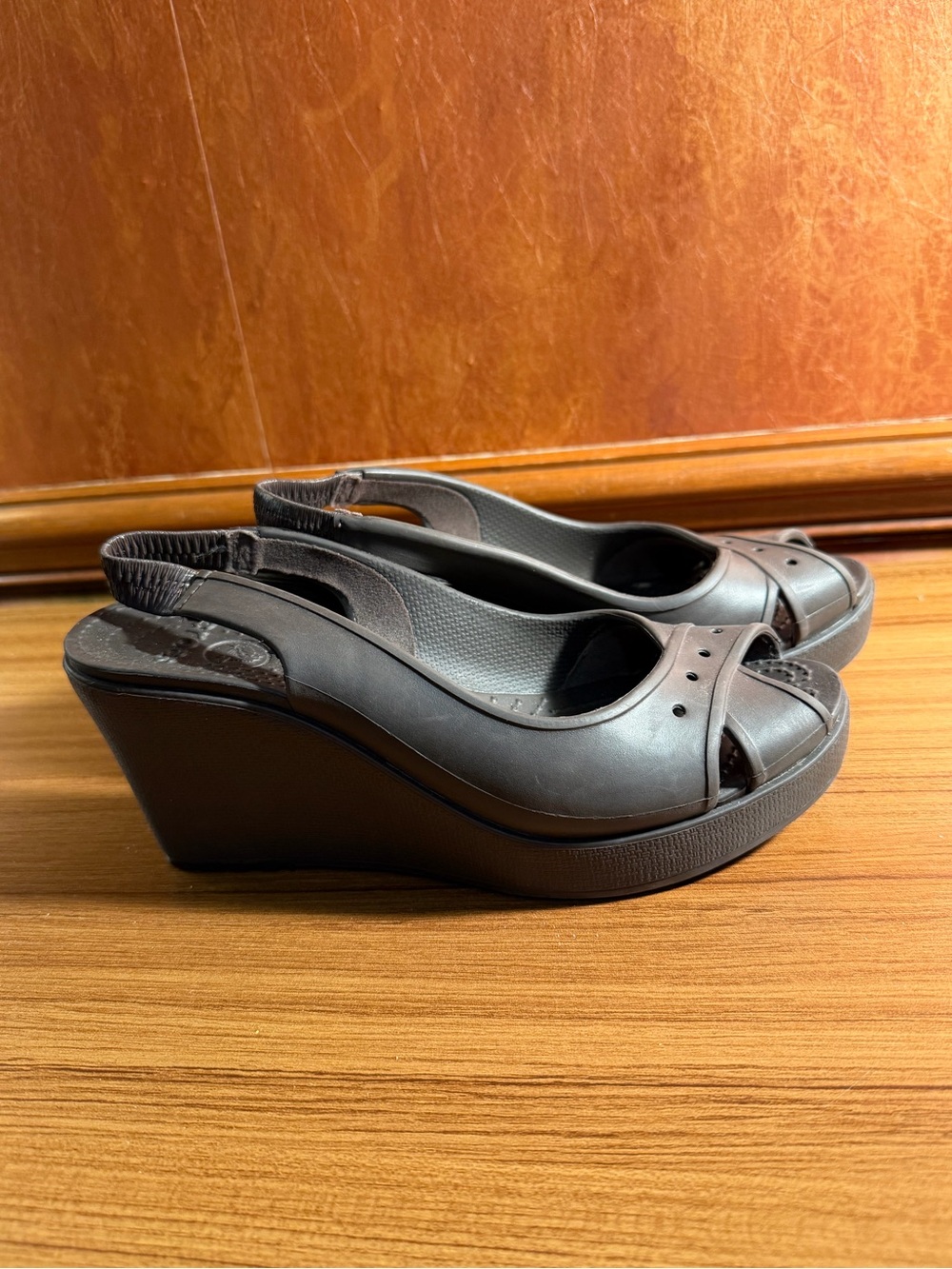 Crocs Farrah Slingback Wedge Heels Peep Toe Sandals Brown Size 8